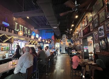 louisiana/lake-charles/restaurant/luna-bar-grill-downtown