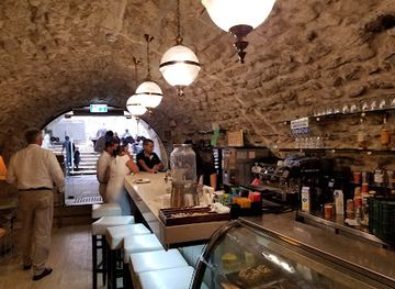 israel/jerusalem/restaurant/between-the-arches-restaurant