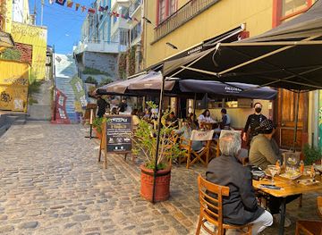 chile/valparaiso/restaurant/il-paparazzo-ristorante-winebar