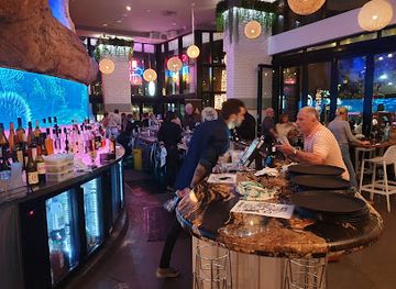 australia/gold-coast/surfers-paradise/restaurant/white-rhino-bar-eats