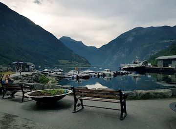 norway/geirangerfjord/restaurant/gatekjokken