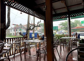 myanmar-burma/hpa-an/restaurant/shwe-kyet-pha
