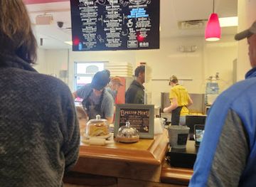 west-virginia/martinsburg/restaurant/twistedoughs