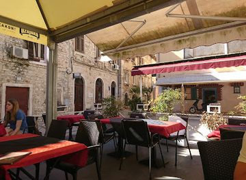 croatia/pula/restaurant/orfej