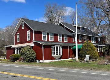 connecticut/housatonic-valley/restaurant/bull-s-bridge-inn