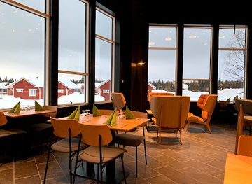 finland/lemmenjoki-national-park/restaurant/three-elves-restaurant-lobby-bar