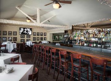 california/santa-barbara/montecito/restaurant/lucky-s