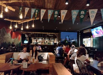 argentina/patagonia/restaurant/cerveza-patagonia-refugio-bahia-blanca