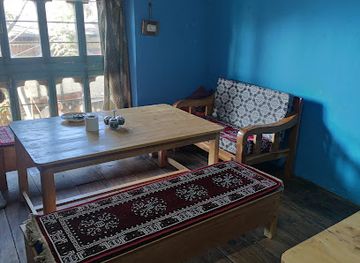 bhutan/pemagatshel/restaurant/goedhey-kuenjung-restaurant