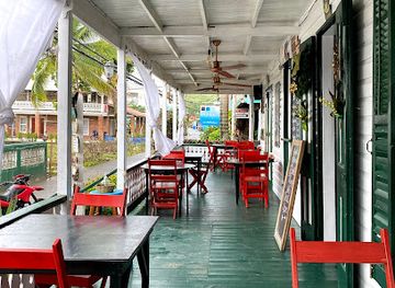 honduras/utila/restaurant/munchies