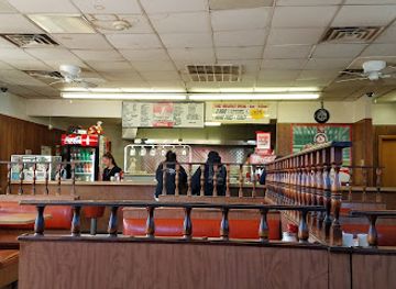 rhode-island/blackstone-river-bikeway/restaurant/sparky-s-restaurant