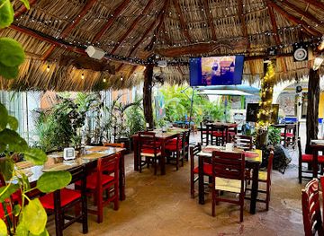 mexico/ixtapa-zihuatanejo/restaurant/la-luna-restaurant-bar-de-comida-mexicana