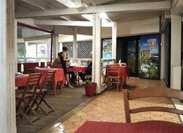 new-caledonia/south-province/restaurant/along-beach