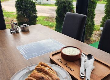 bosnia-and-herzegovina/jajce-waterfalls/restaurant/pite-ispod-saca-kod-hamde