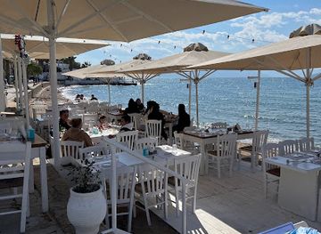 greece/saronic-gulf-islands/restaurant/ouzeri-o-skotadis