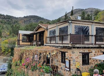 cyprus/tylliria-region/restaurant/yiannakos-restaurant