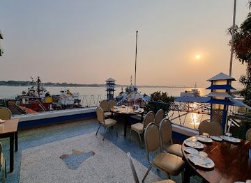 myanmar-burma/yangon/restaurant/junior-duck-restaurant