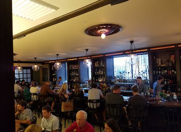 wisconsin/madison/capitol-square/restaurant/heritage-tavern