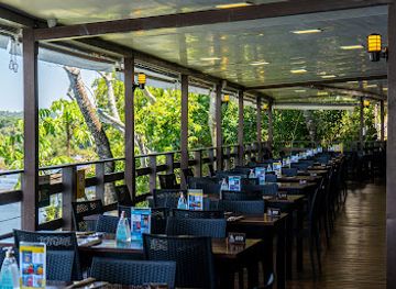 brazil/foz-do-iguacu/vila-portes/restaurant/restaurante-porto-canoas