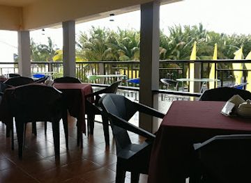 maldives/gnaviyani-atoll/restaurant/highway-rest