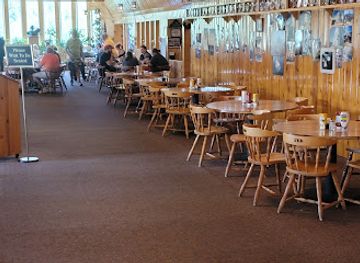 south-dakota/wind-cave-national-park/restaurant/laughing-water-restaurant