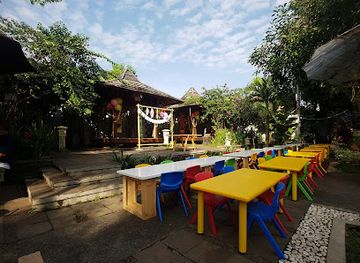 indonesia/west-java/restaurant/mango-trees-resto