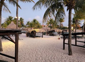 curacao/jan-thiel-beach/restaurant/chill-beach-bar-grill