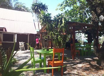 madagascar/fort-dauphin/restaurant/club
