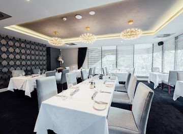 australia/canberra/parliamentary-triangle/restaurant/chatham-house-restaurant-at-the-national-press-club-of-australia