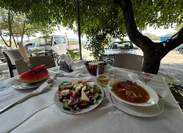 Restorant "1000 Buzëqeshje"