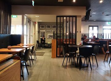 iceland/grindavik/restaurant/langbest