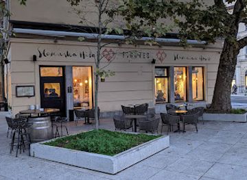 slovenia/central-slovenia/restaurant/slovenska-hisa-figovec