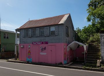 saint-kitts-and-nevis/old-road-town/restaurant/fazzy-yummy-s