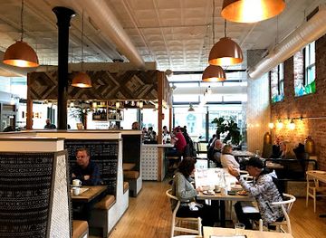 indiana/indianapolis/mass-ave/restaurant/garden-table