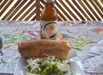 benin/ouidah/restaurant/wilson-restaurant-theresa-2