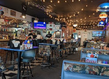 nebraska/rainwater-basin/restaurant/sly-s-family-bar-and-grill