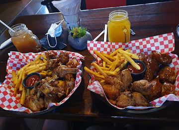 honduras/la-ceiba/restaurant/wing-5