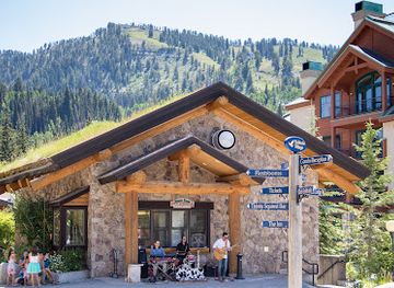 utah/solitude-mountain-resort/restaurant/stone-haus-pizzeria-creamery