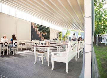 ukraine/tysovets/restaurant/honey-hive