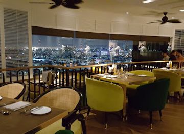 united-arab-emirates/dubai-desert-conservation-reserve/restaurant/al-dawaar-revolving-restaurant