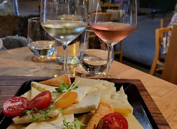 croatia/zagreb/restaurant/cheese-bar