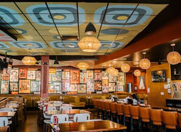 michigan/holland-state-park/restaurant/hopcat-holland