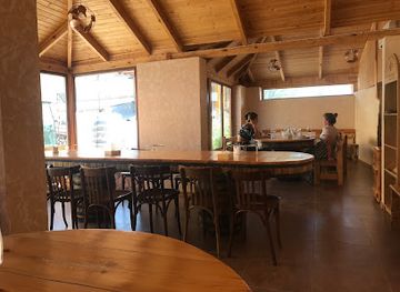 armenia/areni-wine-region/restaurant/full-tray-areni