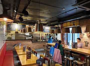 mongolia/selenge-river-basin/restaurant/black-burger-factory