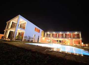 the-gambia/lamin/restaurant/leo-s-beach-hotel-restaurant