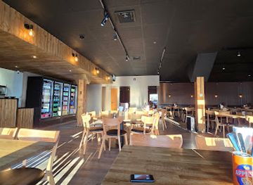 iceland/keflavik/restaurant/public-deli