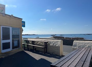 guernsey/perelle-bay/restaurant/cobo-chippy
