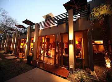 Saskia Restaurant, Fusion Boutique Hotel