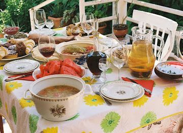 georgia/abkhazia/restaurant/family-dinner-in-chiatura