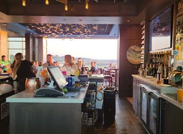 pennsylvania/erie/restaurant/oliver-s-rooftop